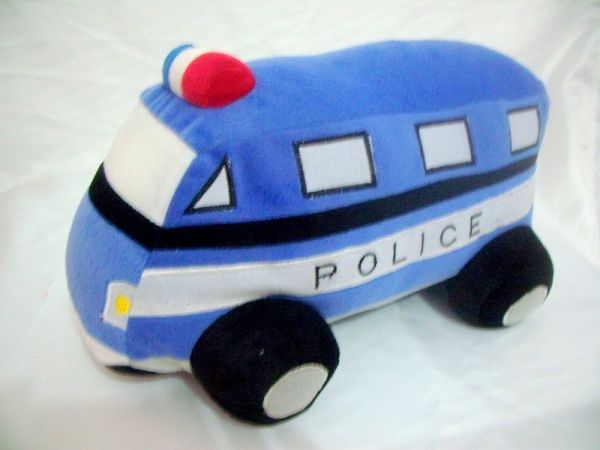 Ônibus policial de pelúcia